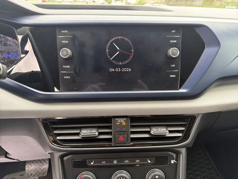 Used 2022 Volkswagen Taos SE image 18