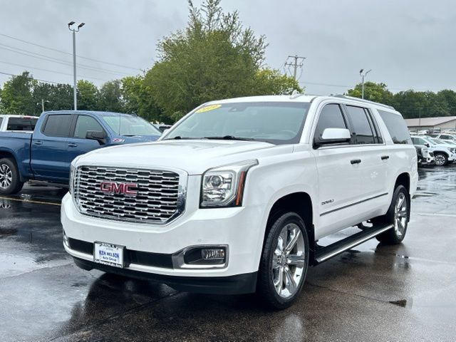 Used 2019 GMC Yukon XL Denali w/ Denali Ultimate Package AWD/4WD image 5