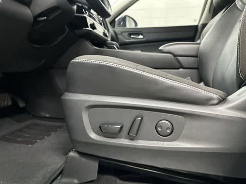 Used 2023 Nissan Pathfinder SL FWD image 27
