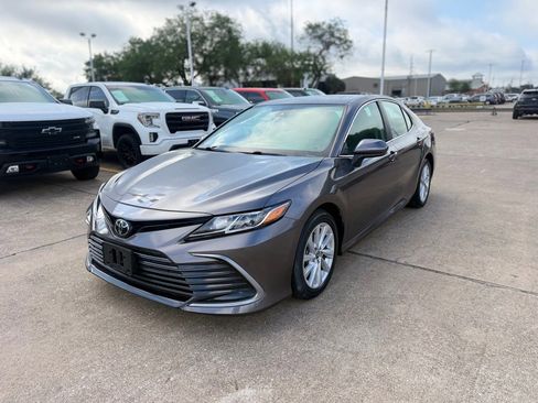 Used 2023 Toyota Camry LE image 1