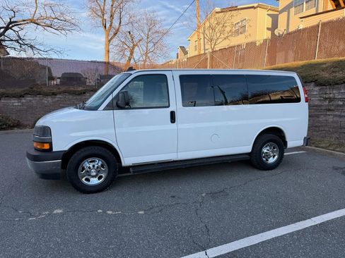 Used 2018 Chevrolet Express 3500 LT w/ LT Preferred Equipment Group image 3
