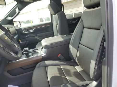 New 2026 Chevrolet Silverado 1500 High Country AWD/4WD image 17