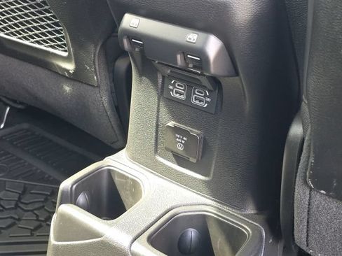 Used 2025 Jeep Gladiator Rubicon w/ Safety Group AWD/4WD image 18