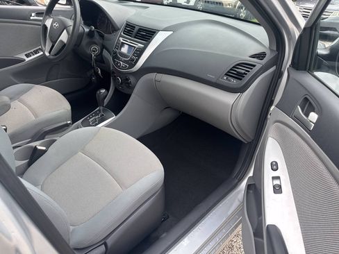 Used 2013 Hyundai Accent GLS FWD image 8