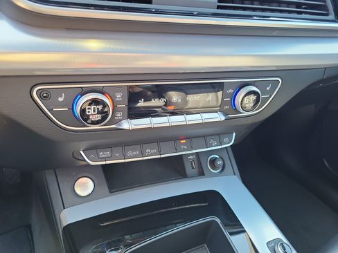 Used 2025 Audi Q5 2.0T Premium image 23