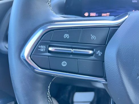 Certified 2025 Chevrolet Traverse LT image 29