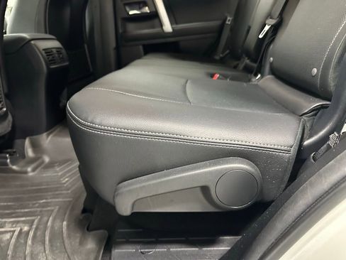 Used 2020 Toyota 4Runner Limited AWD/4WD image 41