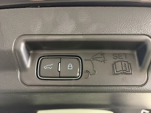 Used 2025 Ford Explorer ST-Line w/ ST-Line Street Pack image 20