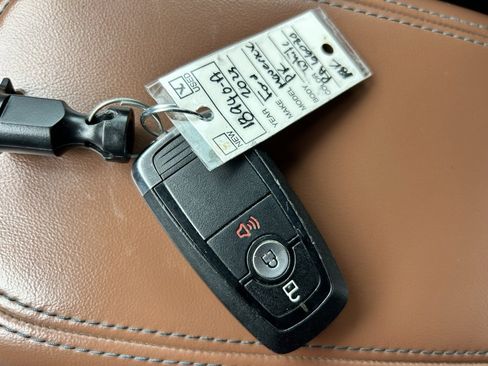 Used 2023 Ford Maverick Lariat w/ Equipment Group 500A Standard image 19