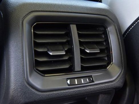 New 2026 Volkswagen Taos SE AWD/4WD image 24