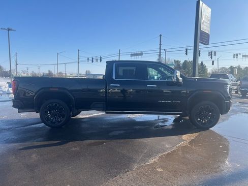 Used 2024 GMC Sierra 2500 Denali Ultimate image 5