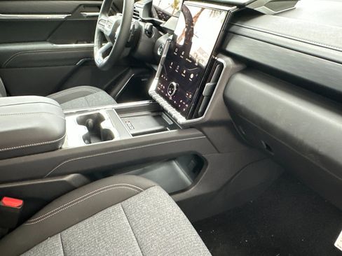 New 2026 GMC Acadia Elevation image 17