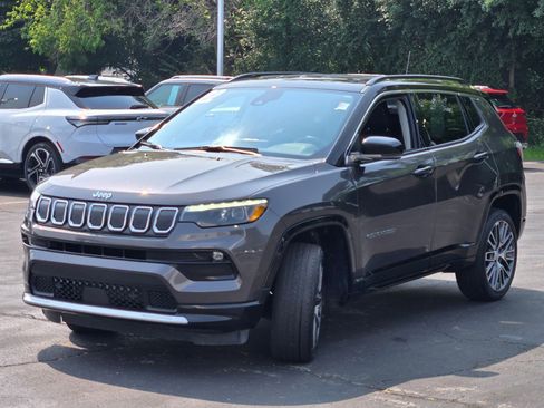 Used 2022 Jeep Compass Limited w/ Elite Group image 4