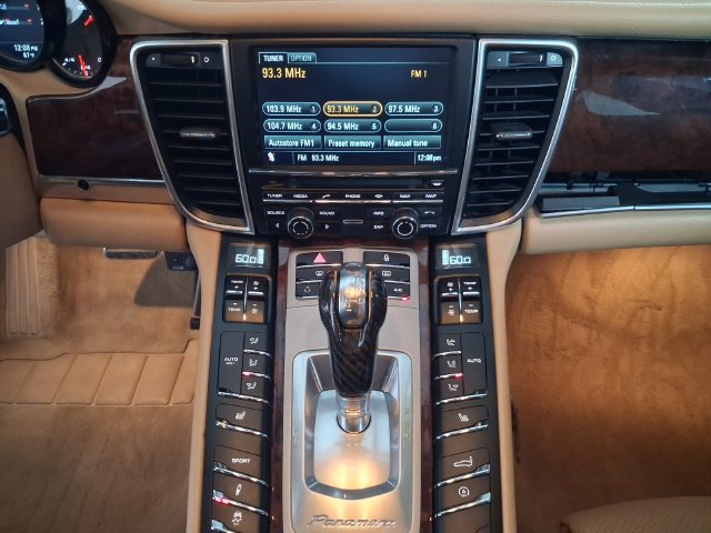 Used 2012 Porsche Panamera 4 image 21