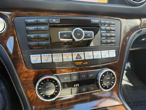 Used 2013 Mercedes-Benz SL 550 image 40