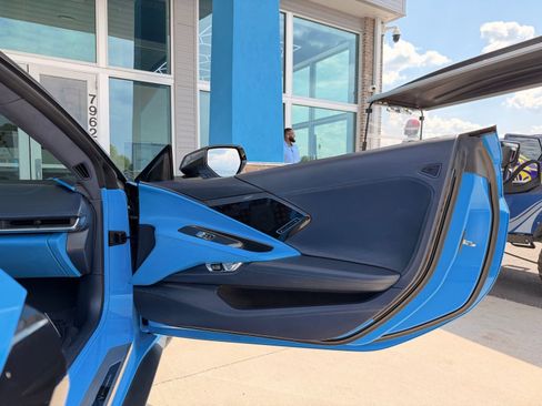 Used 2021 Chevrolet Corvette Stingray Premium Conv w/ Z51 Performance Package RWD image 34