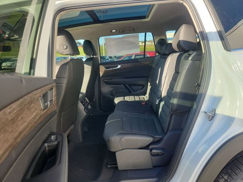 New 2026 Volkswagen Atlas SEL image 10