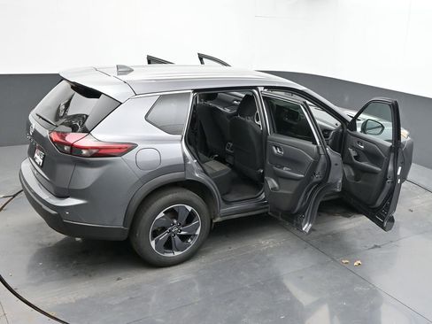 Used 2025 Nissan Rogue SV FWD image 67