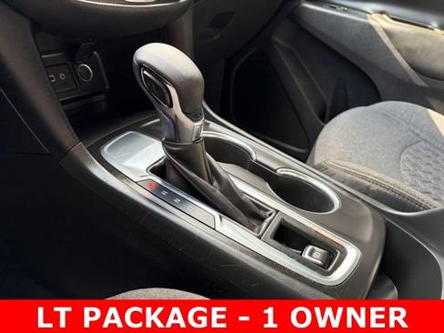 Used 2022 Chevrolet Equinox LT FWD image 24