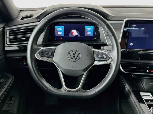 Used 2025 Volkswagen Atlas Cross Sport SE FWD image 18