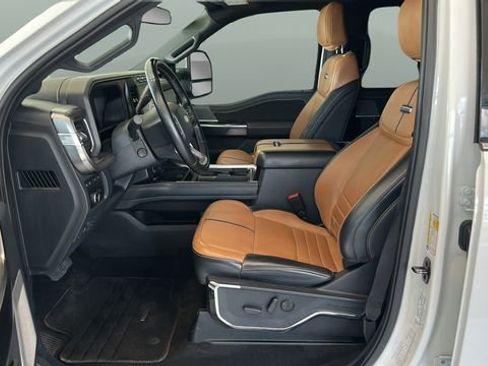 Used 2023 Ford F250 Platinum w/ FX4 Off-Road Package AWD/4WD image 9