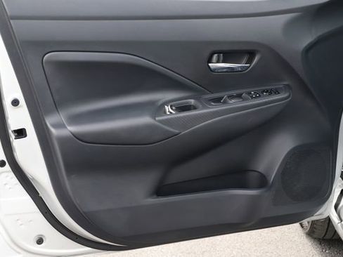 Used 2025 Nissan Versa SV FWD image 15
