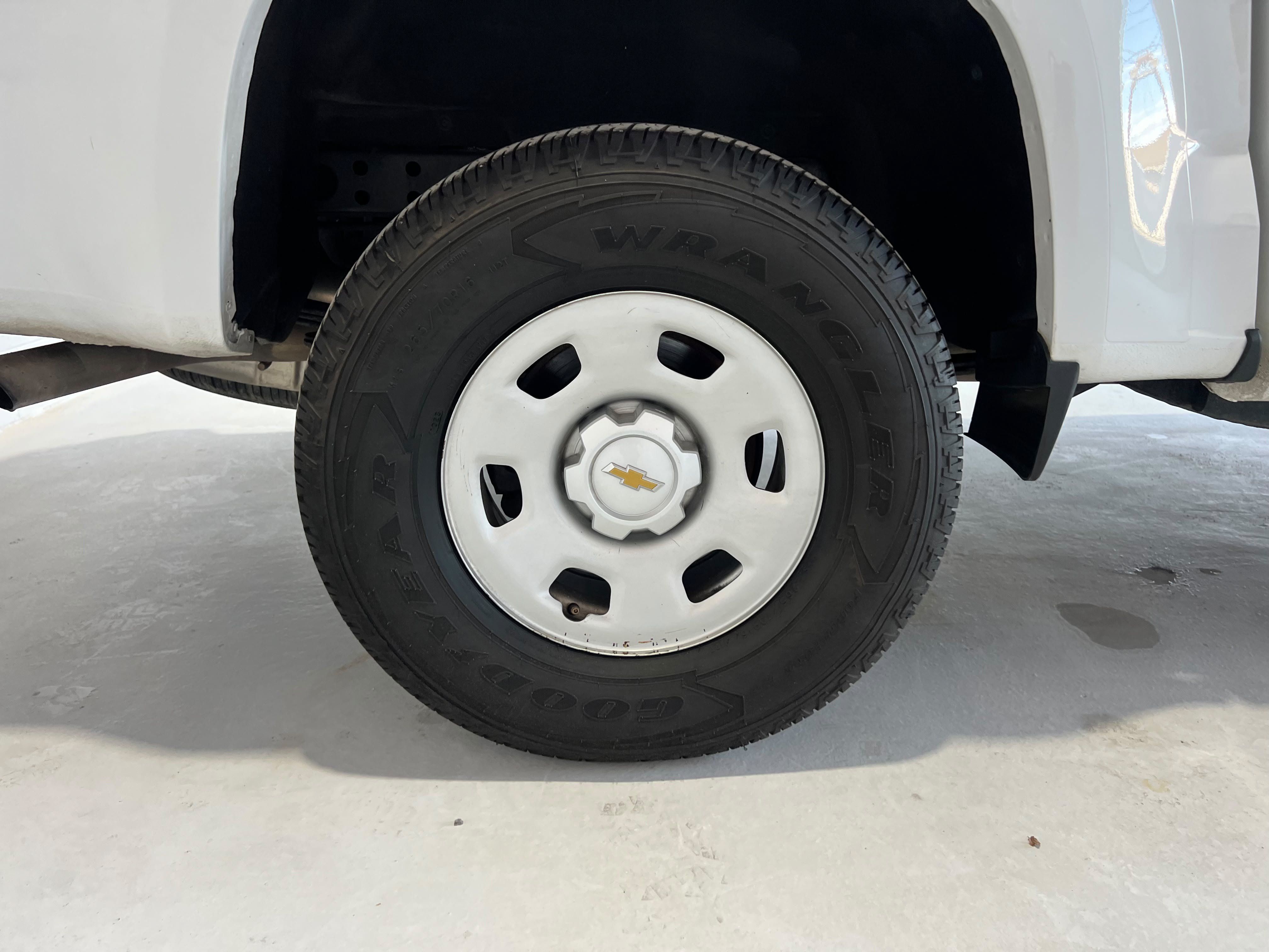 Used 2020 Chevrolet Colorado W/T AWD/4WD image 23