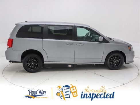 Used 2019 Dodge Grand Caravan GT image 3
