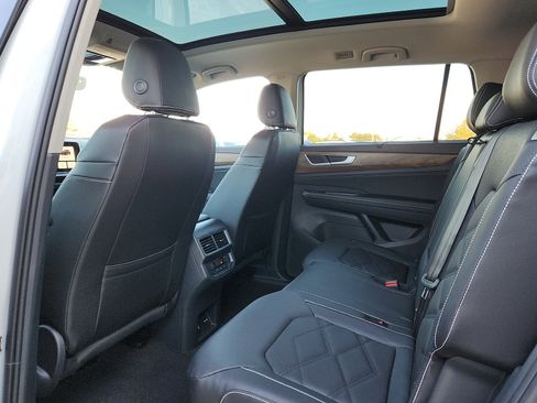 New 2026 Volkswagen Atlas SE image 12