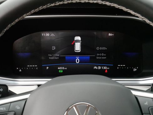 Used 2026 Volkswagen Taos SE w/ Panoramic Sunroof Package AWD/4WD image 21