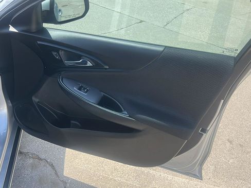 Used 2018 Chevrolet Malibu LT FWD image 16