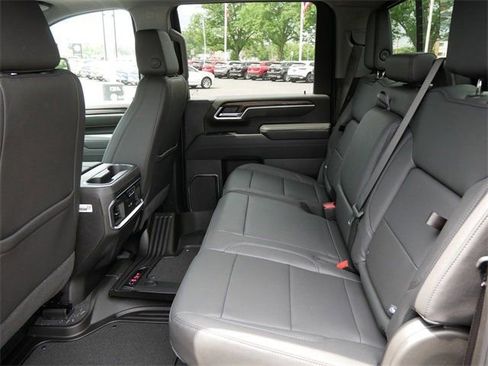 New 2025 GMC Sierra 2500 SLT w/ SLT Premium Package image 6