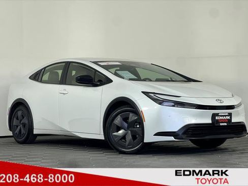 Certified 2025 Toyota Prius LE FWD image 1