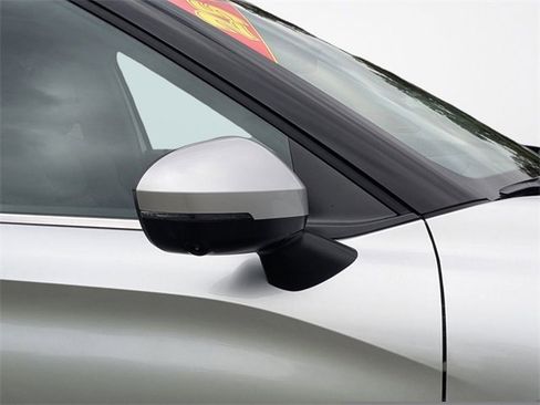 New 2025 Mitsubishi Outlander SEL image 11