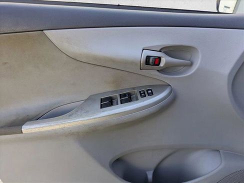 Used 2011 Toyota Corolla LE image 11