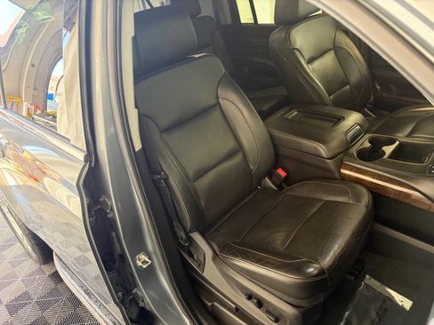 Used 2020 Chevrolet Suburban LT AWD/4WD image 28
