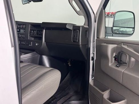 Used 2022 Chevrolet Express 3500 LS RWD image 23