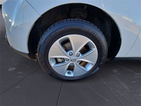 Used 2016 Kia Soul image 14