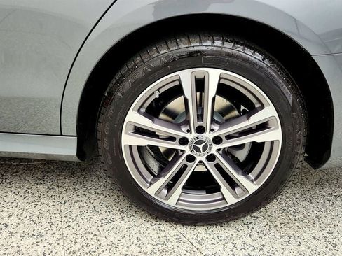 Used 2022 Mercedes-Benz E 350 4MATIC Sedan image 9