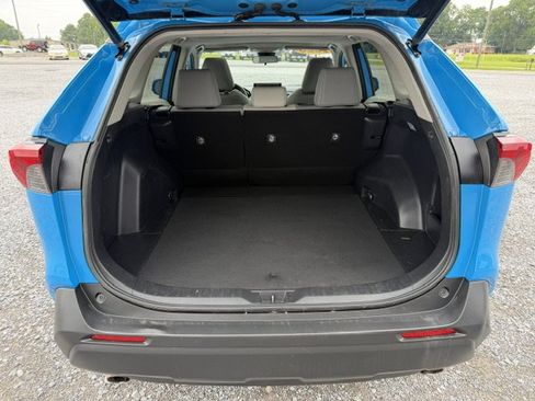 Used 2020 Toyota RAV4 XLE Premium FWD image 13