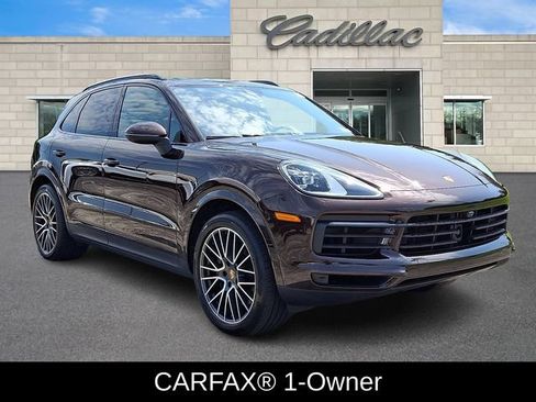 Used 2023 Porsche Cayenne Platinum Edition AWD/4WD image 2