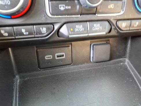 Used 2024 Chevrolet Tahoe Premier image 15