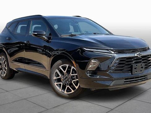 Certified 2025 Chevrolet Blazer RS FWD image 3