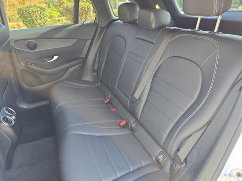 Used 2022 Mercedes-Benz GLC 300 4MATIC w/ Multimedia Package Lite image 14