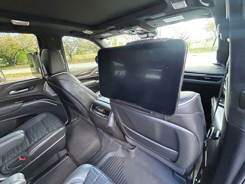 Used 2023 Cadillac Escalade Sport Platinum w/ LPO, ONYX Package image 42