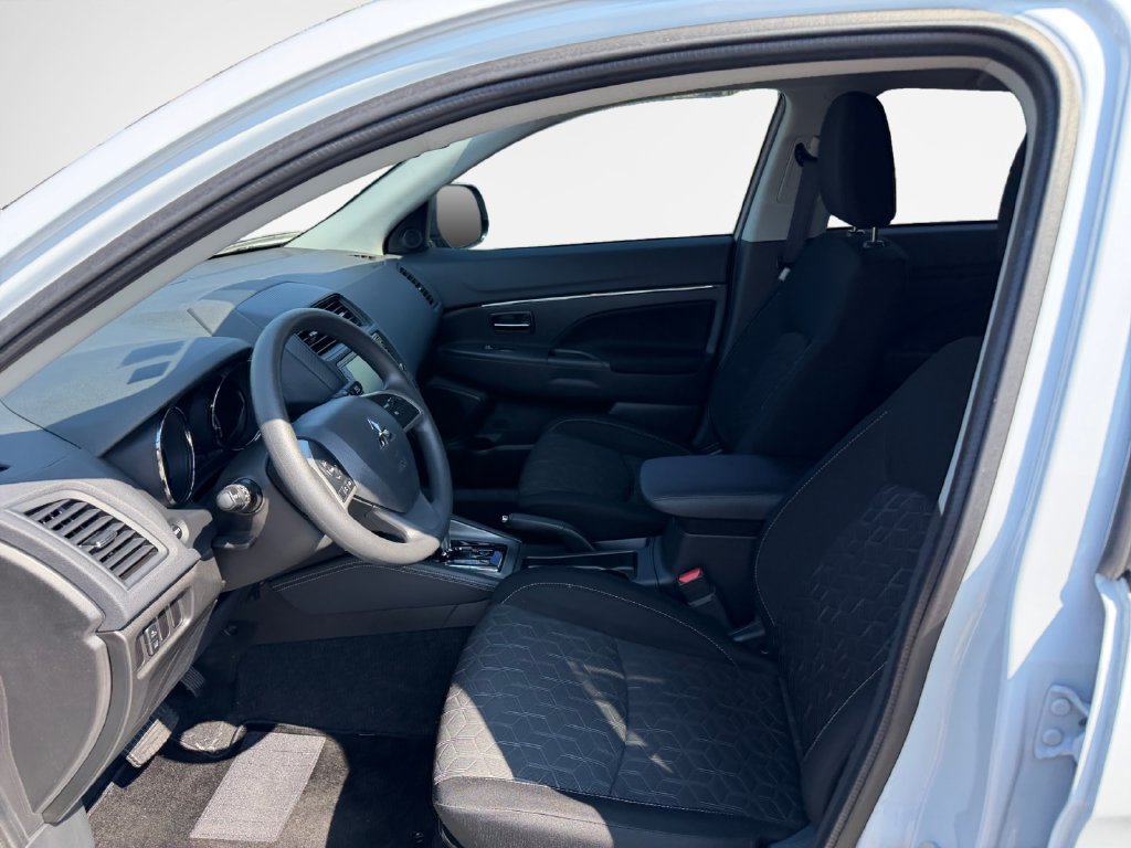 Used 2025 Mitsubishi Outlander Sport ES AWD/4WD image 12