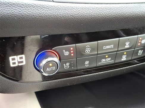 Used 2021 Buick Enclave Premium w/ Sun and Sites Package image 19