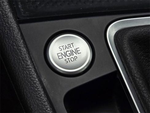 Used 2024 Volkswagen Jetta SE image 10