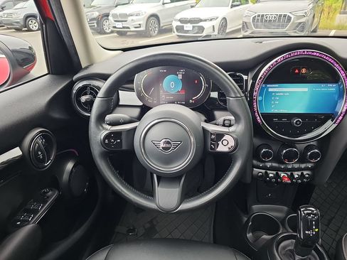 Used 2022 MINI Cooper 4-Door Hardtop FWD image 13