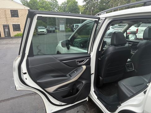 Used 2021 Subaru Forester Touring AWD/4WD image 25